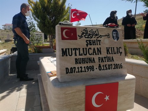 15 TEMMUZ ŞEHİDİMİZ MUTLU CAN KILIÇ’IN KABRİ VE AİLESİ ZİYARET EDİLDİ